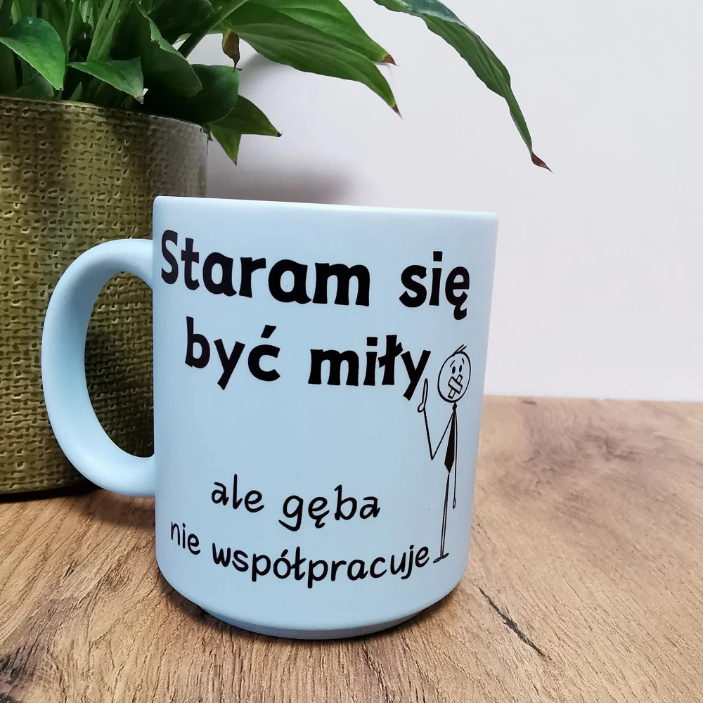 Pastellbecher „Ich versuche nett zu sein, aber mein Mund will nicht mitmachen“ 330 ml