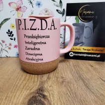 Kubek 330ml z wieczkiem i korkowym spodem "P.I.Z.D.A - Pizda"