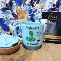 Kubek 330ml z wieczkiem i korkowym spodem "Najlepsza żmija na świecie"