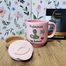 Kubek 330ml z wieczkiem i korkowym spodem "Najlepsza żmija na świecie"