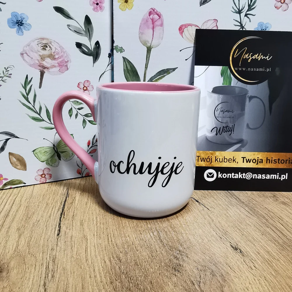Becher mit der Aufschrift „Ochujeje“