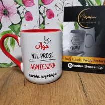 eine Tasse mit der Aufschrift "Aga fragt nicht, Agnieszka verlangt verdammt nochmal!" das perfekte Geschenk