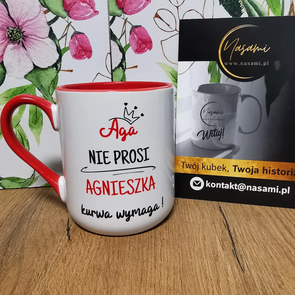 eine Tasse mit der Aufschrift "Aga fragt nicht, Agnieszka verlangt verdammt nochmal!" das perfekte Geschenk