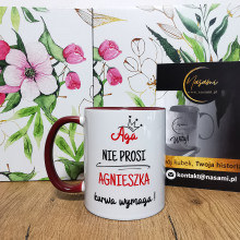 eine Tasse mit der Aufschrift "Aga fragt nicht, Agnieszka verlangt verdammt nochmal!" das perfekte Geschenk