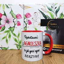 eine Tasse mit der Aufschrift "Aga fragt nicht, Agnieszka verlangt verdammt nochmal!" das perfekte Geschenk