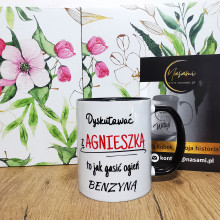 eine Tasse mit der Aufschrift "Aga fragt nicht, Agnieszka verlangt verdammt nochmal!" das perfekte Geschenk