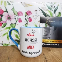 Eine Tasse mit der...