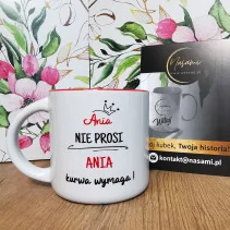 Kubek z napisem "Ania nie...